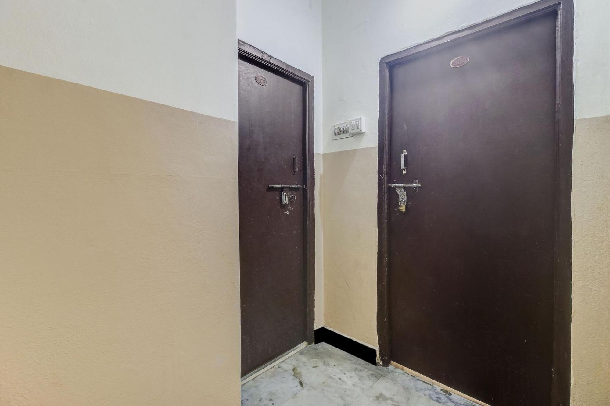 Hotel O Bhavani Rest Rooms Hyderabad Exterior foto